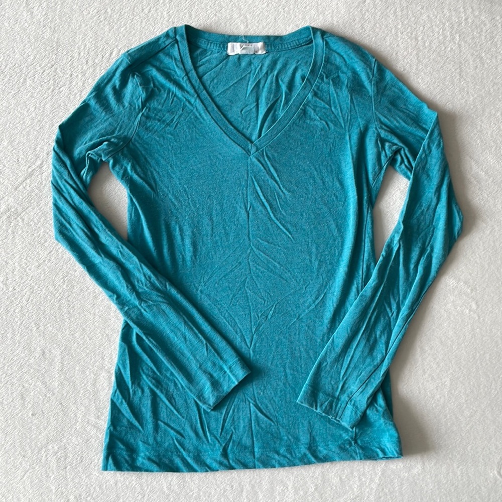 Aqua V-neck Longsleeve